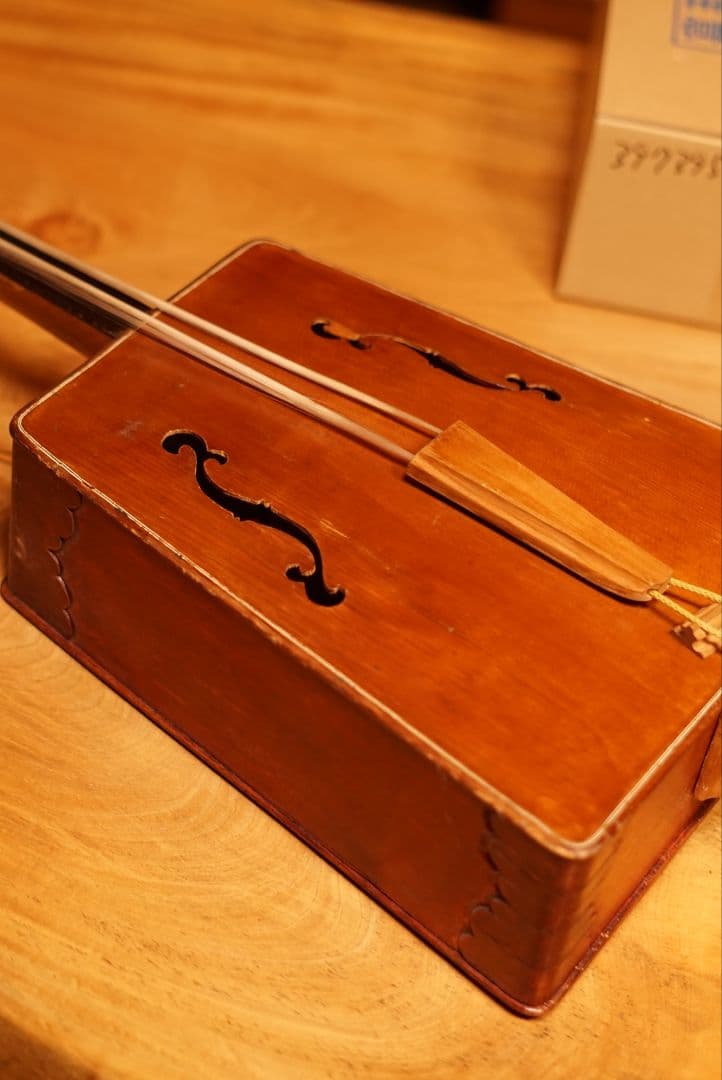 まる馬頭琴、蛇革琴