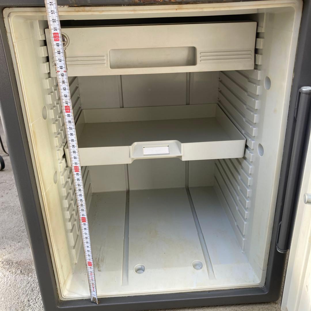 ジ*き様 SentrySafe デジタル式 耐火金庫 テンキー式 AW-5697