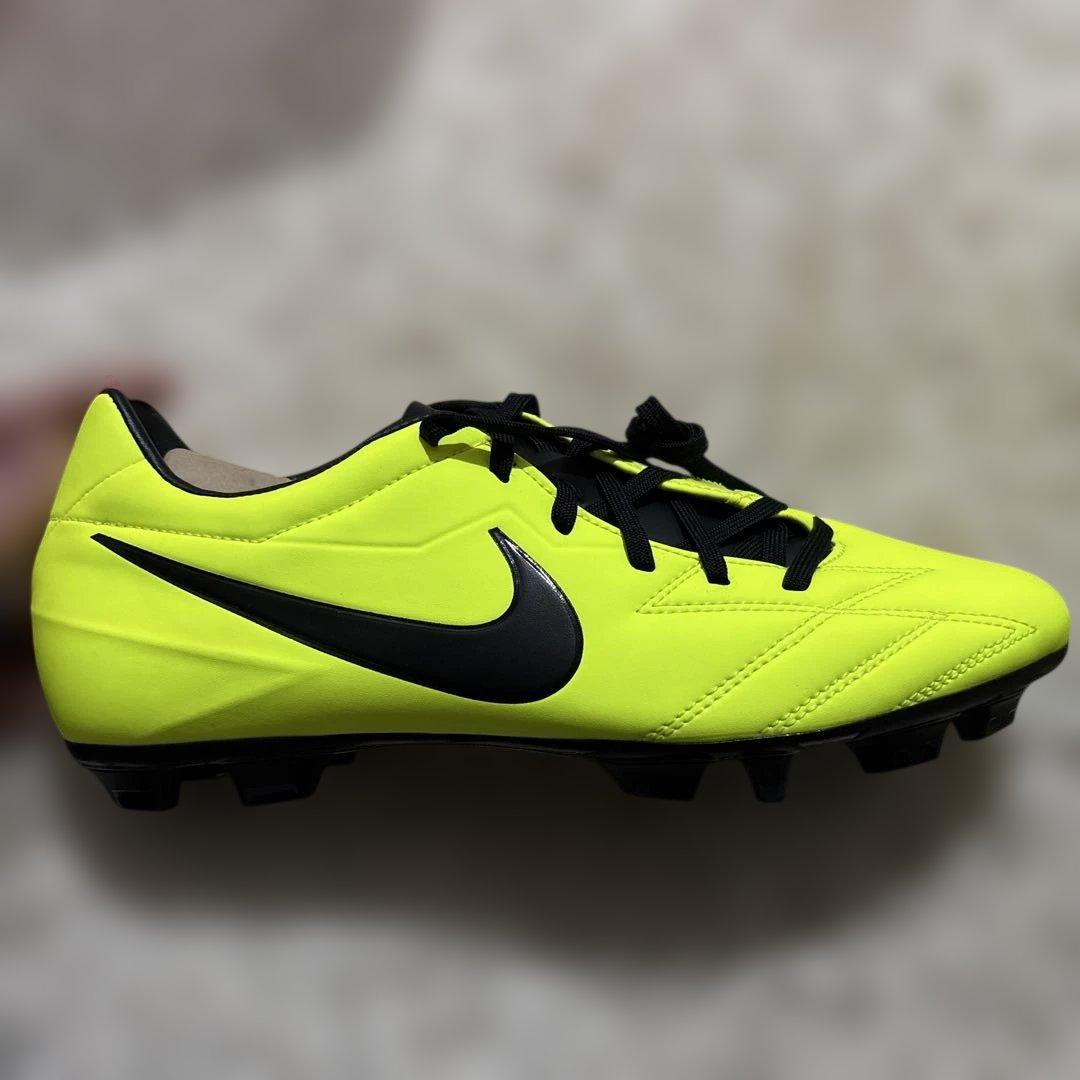 Nike スパイクシューズ　T90STRIKE IV HG-B