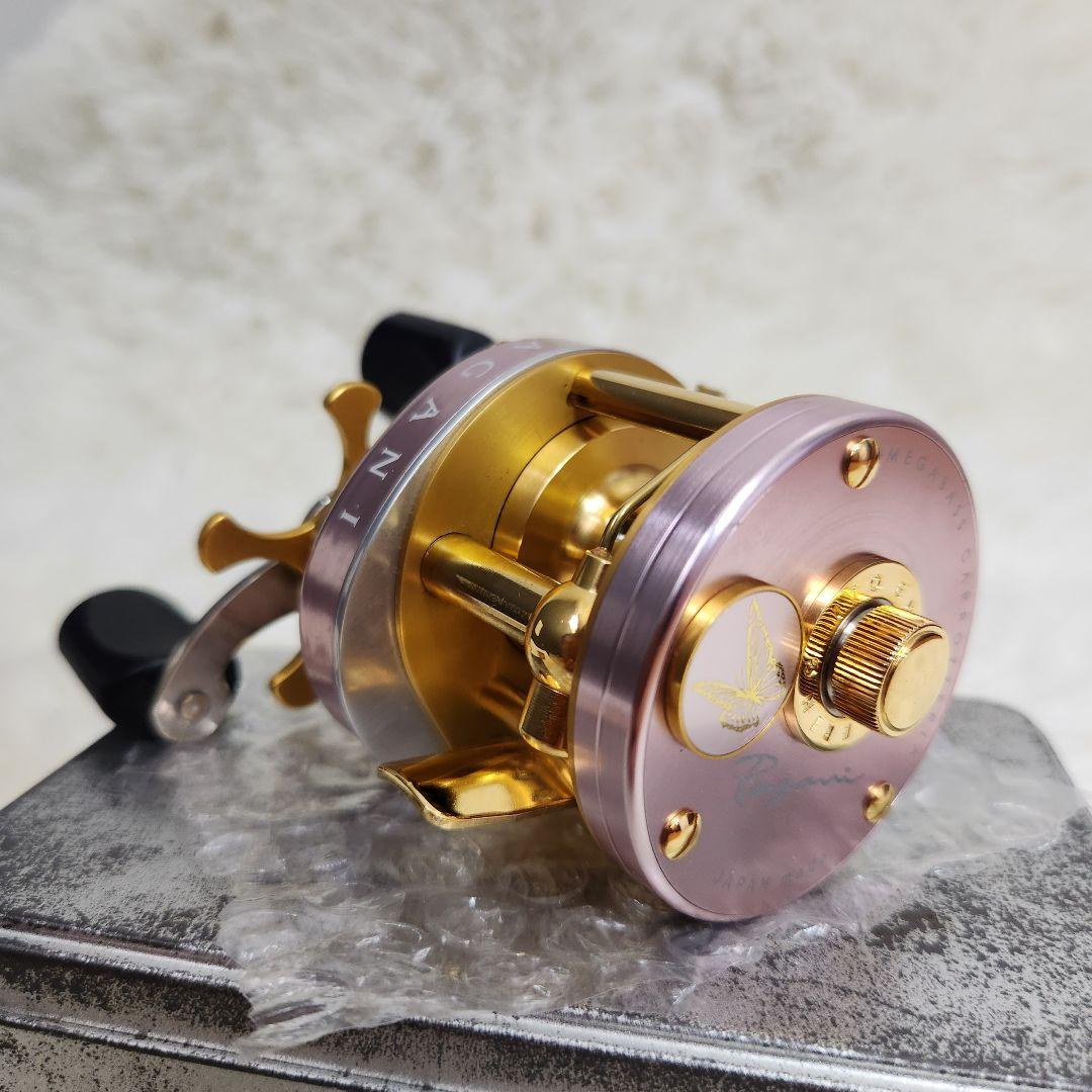 【ほぼ新品】megabass メガバス PAGANI ピンク ゴールド P300