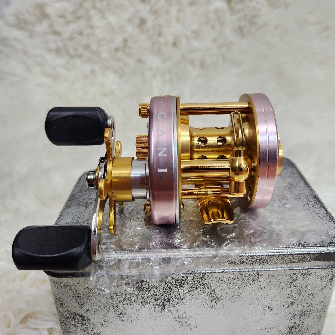 【ほぼ新品】megabass メガバス PAGANI ピンク ゴールド P300