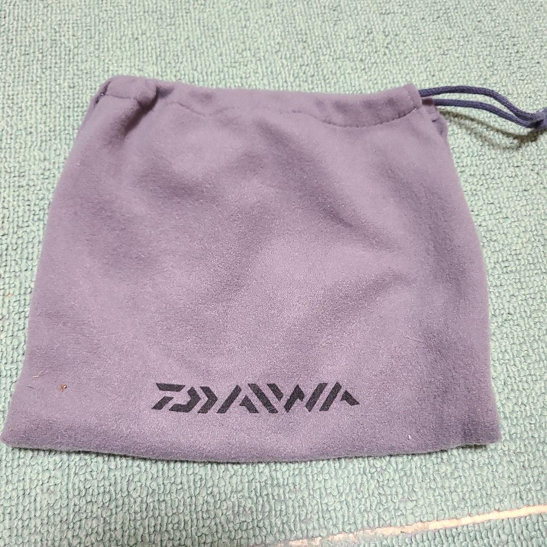 赤い電動リール デジタルディスプレイ搭載