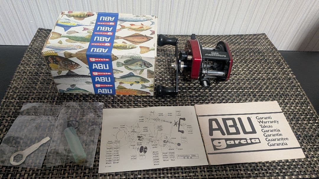 未使用 ABU 2000 レッド アブ 2000 アンバサダー アブガルシア