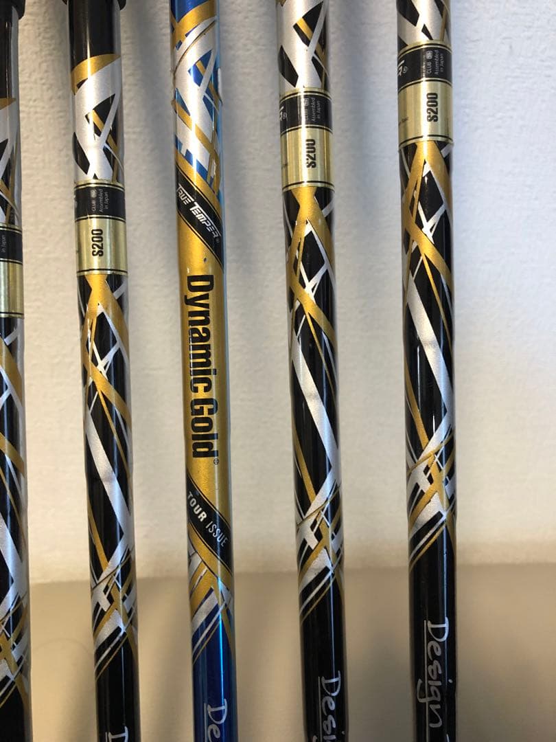 【送料込み】希少スリクソン Z945 ブラック 《 数量限定品 》アイアン