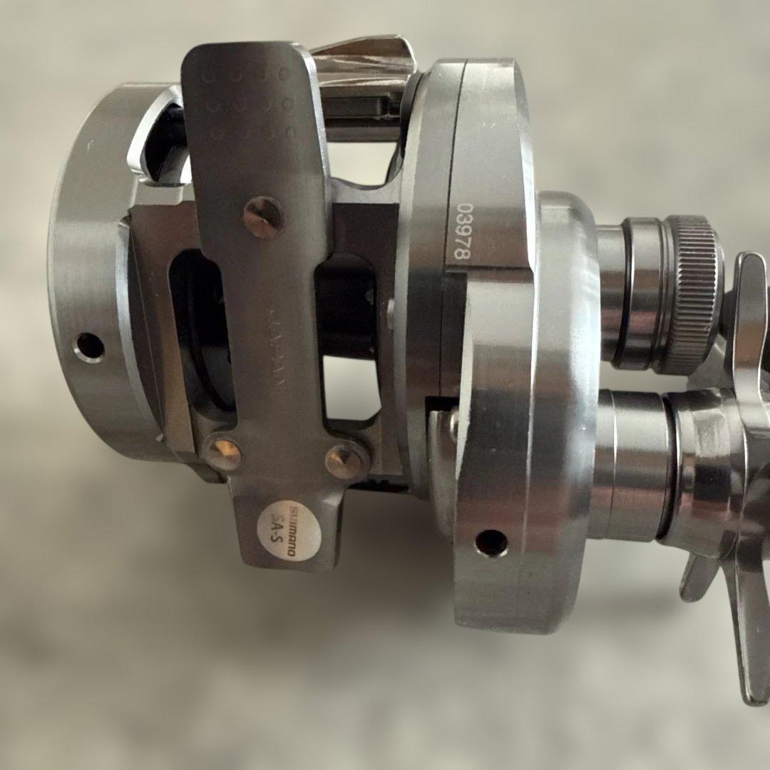 【美品】シマノ19 カルカッタ コンクエスト DC 200