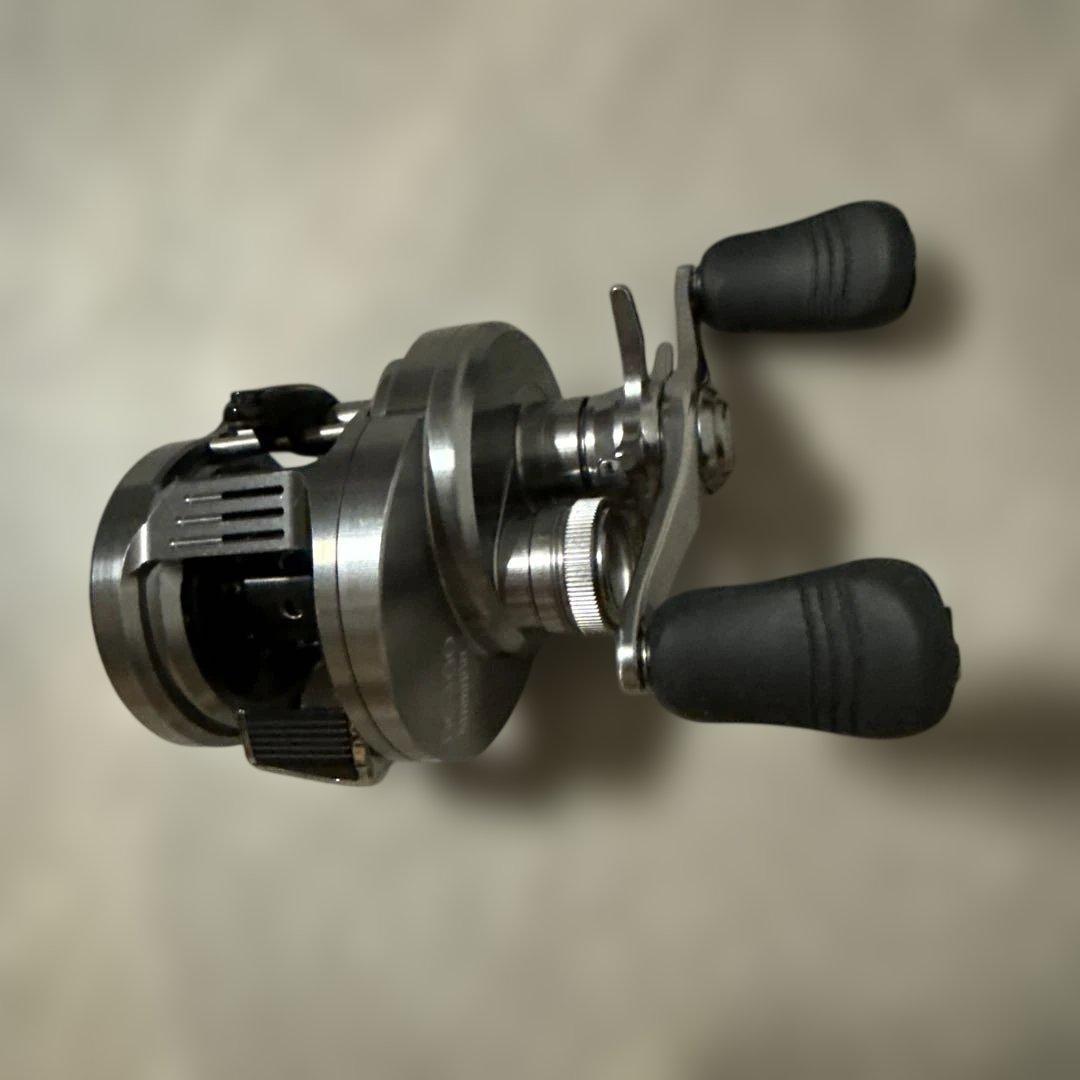 【美品】シマノ19 カルカッタ コンクエスト DC 200