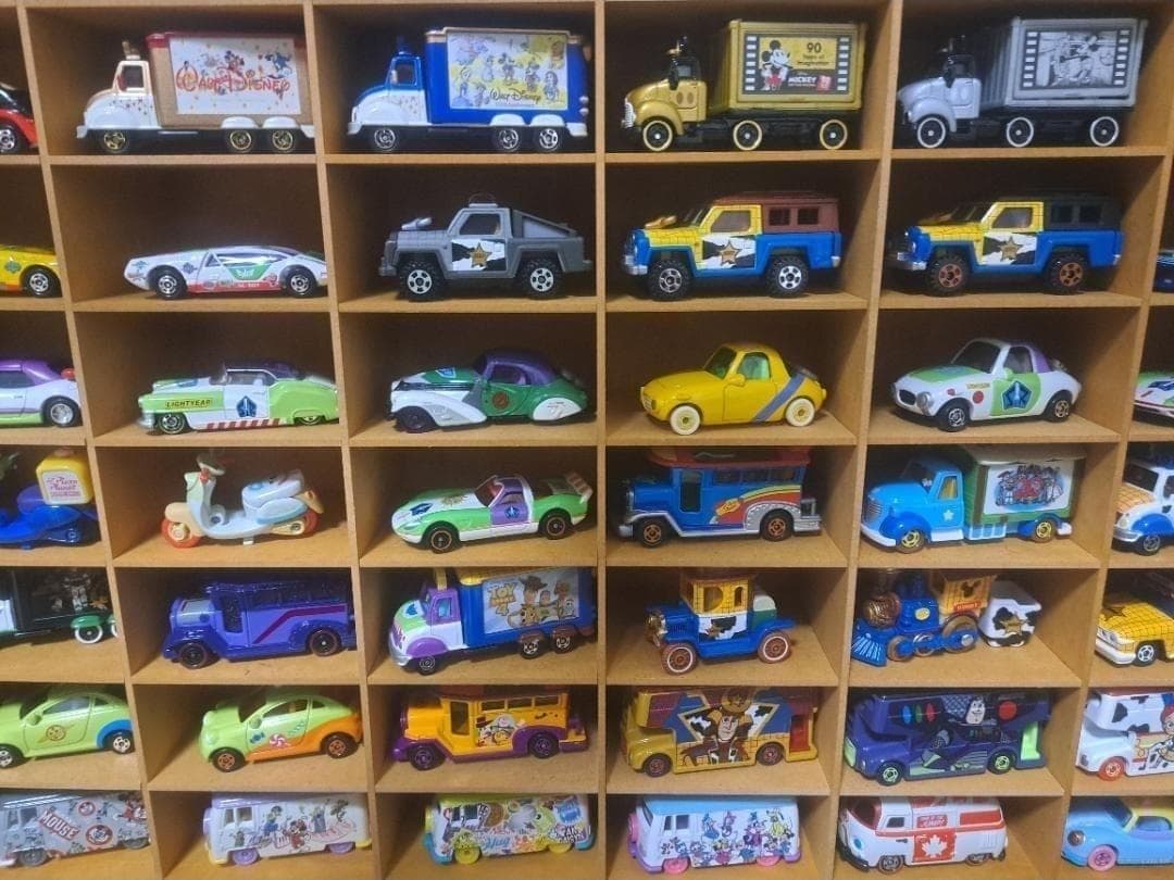 ディズニートミカ　ディズニーモータース　トミカ　48台まとめ売り