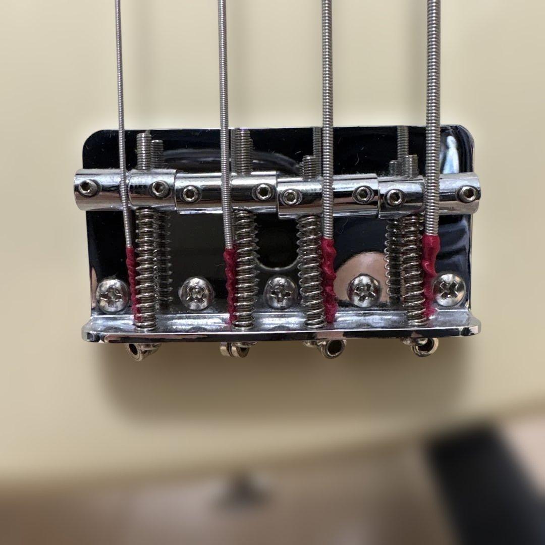 Bacchus bjb-1r-lh エレキベース アイボリー