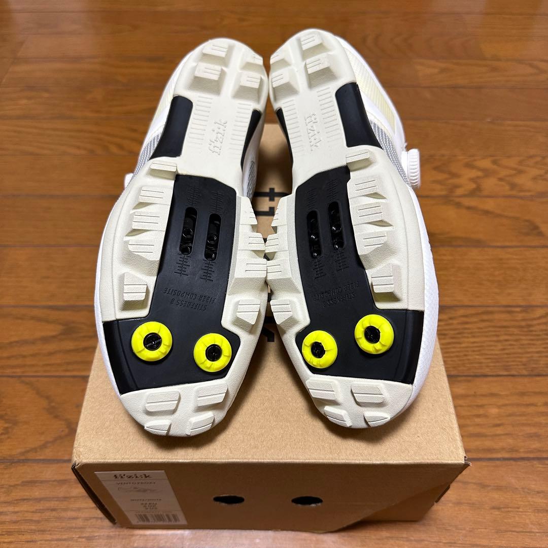 fi'zi:k フィジーク VENTO PROXY ホワイト 42EU（9US）