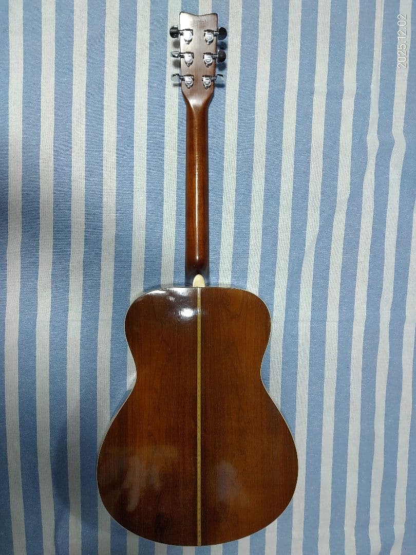 YAMAHAのジャパンヴィンテージ000サイズアコースティックギターFG-302