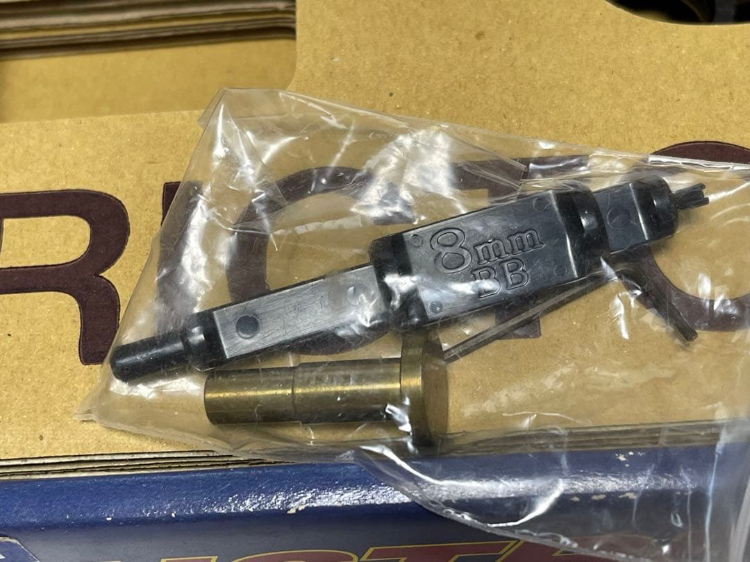 CONSTRICTOR ガスガン 8mm BB 【MARUSHIN】