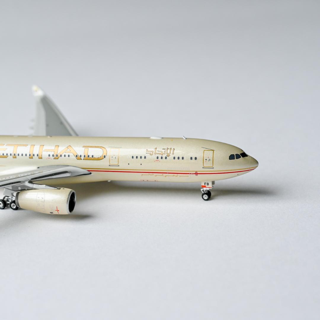 エティハド航空 A330-300 旧塗装 Phoenix 1/400