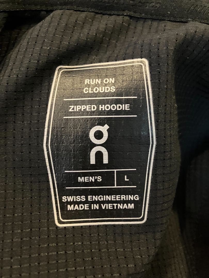 On zipped foodie ランニング