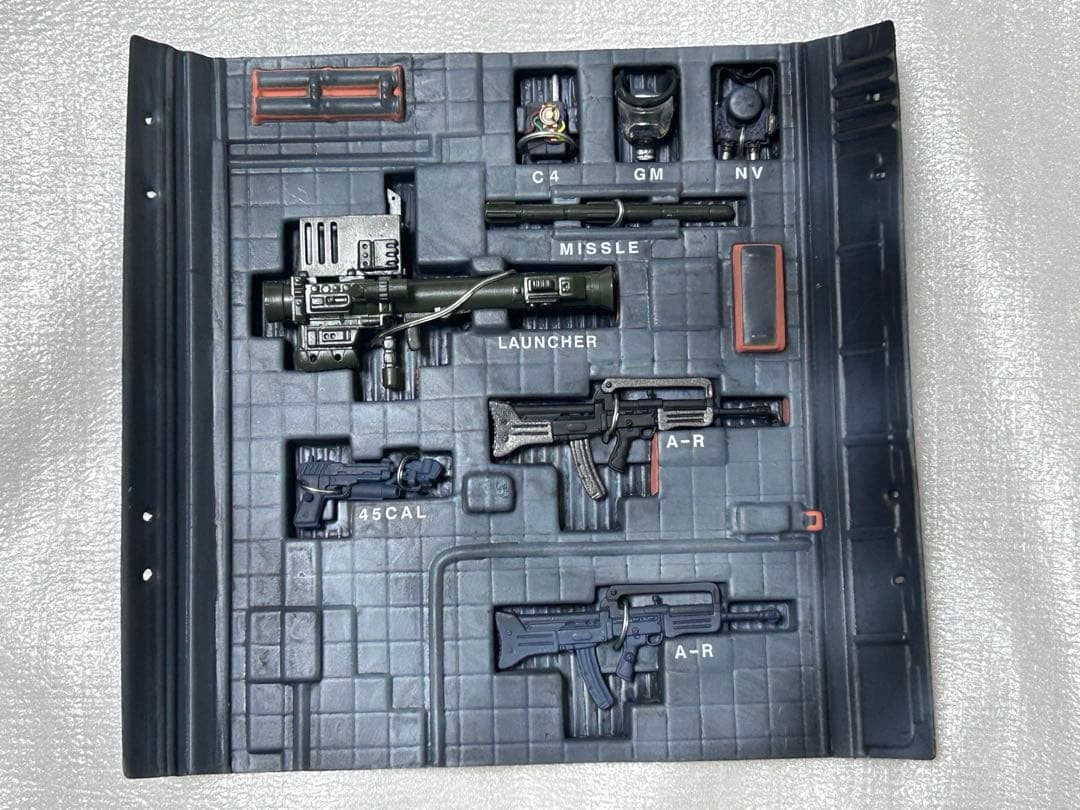 マクファーレントイズ フィギュア　メタルギアソリッド　スネーク　メリル　+武器