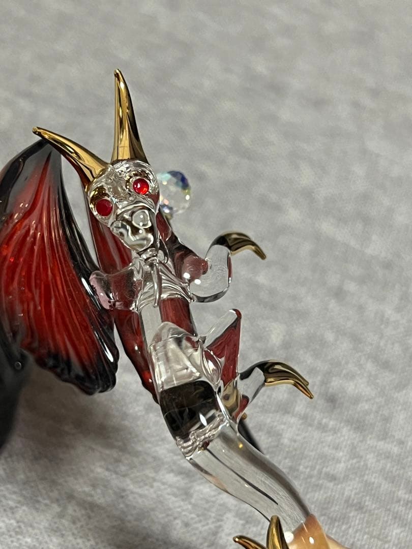 ディズニーランド　ガラス細工　シンデレラ城　ドラゴン