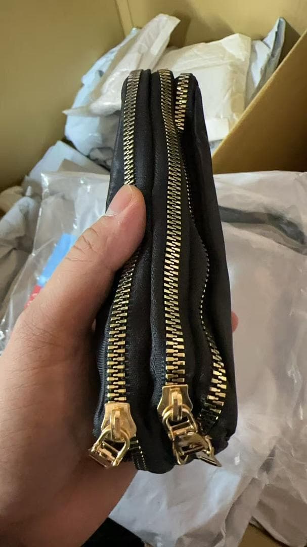 PRADA 黒ナイロンバッグ