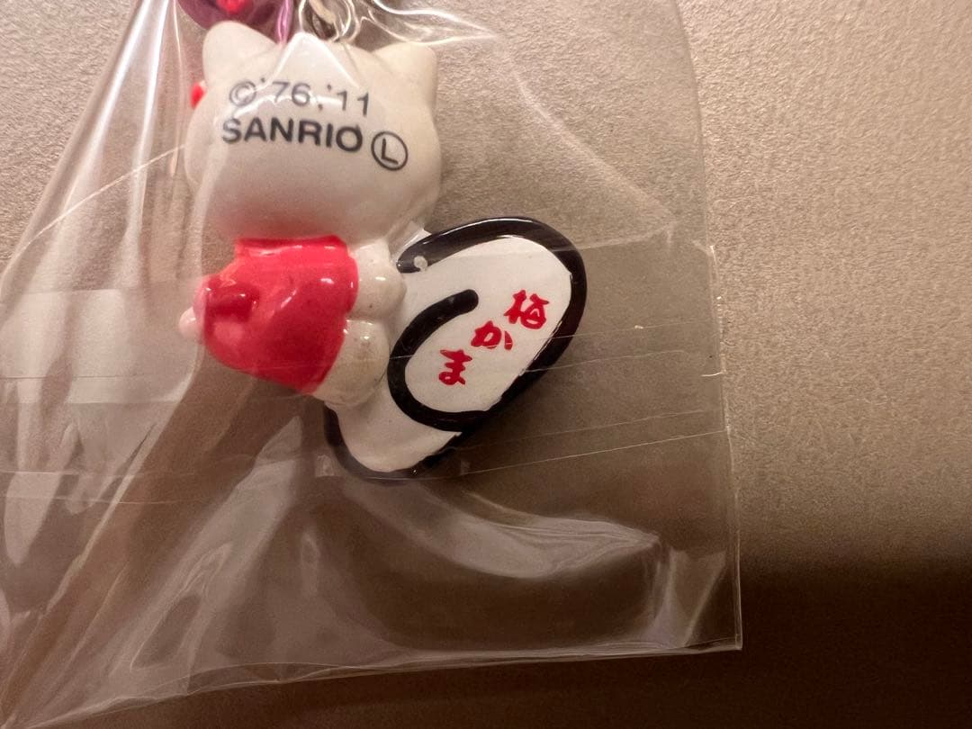 激レア【ご当地キティ】富山限定　昆布巻かまぼこ　梅かま　根付け　ストラップ