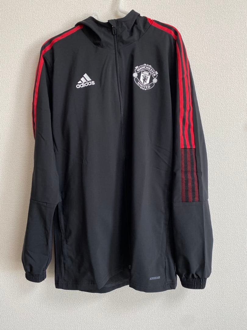 【未使用品】21-22 マンチェスターユナイテッドプレゼンテーションスーツ