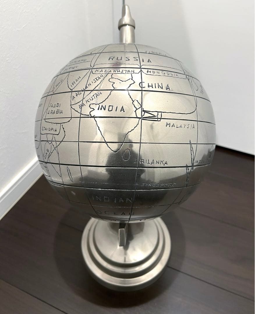 大きめ　地球儀　金属製　海外製　アンティーク雑貨