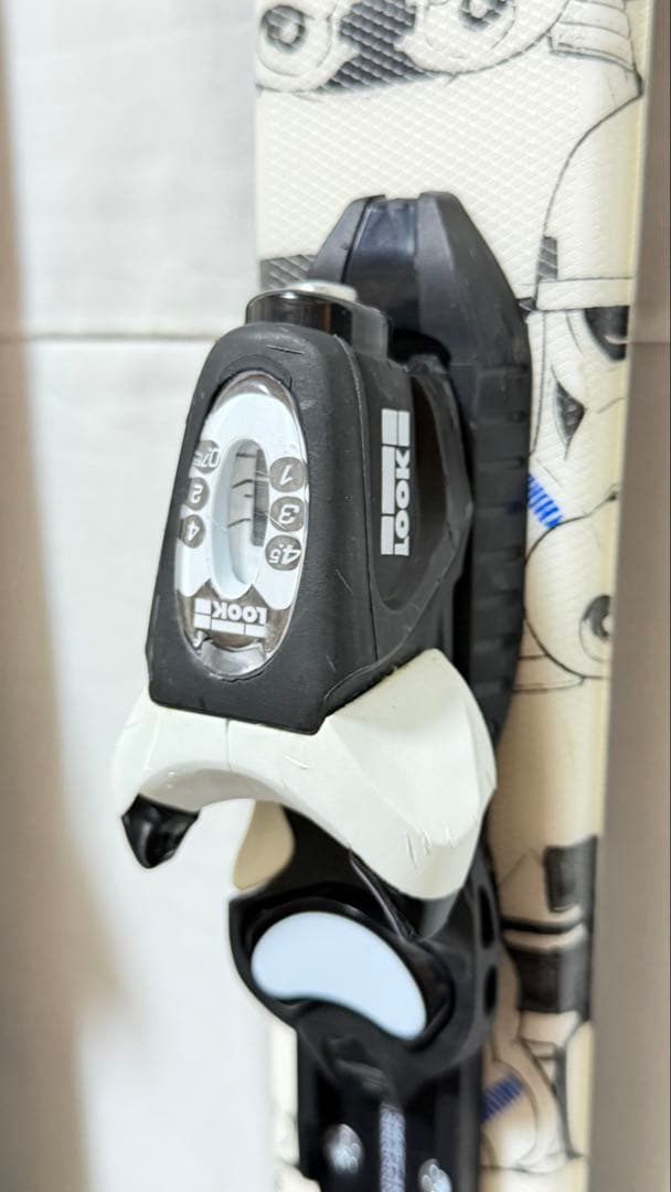 人気！ ROSSIGNOL スターウォーズ 子供スキーセット おまけストック付