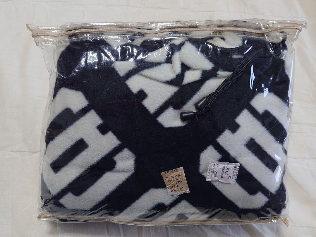 D.A.D ラグジュアリーデラックスブランケット 着る毛布！袖付きブランケット