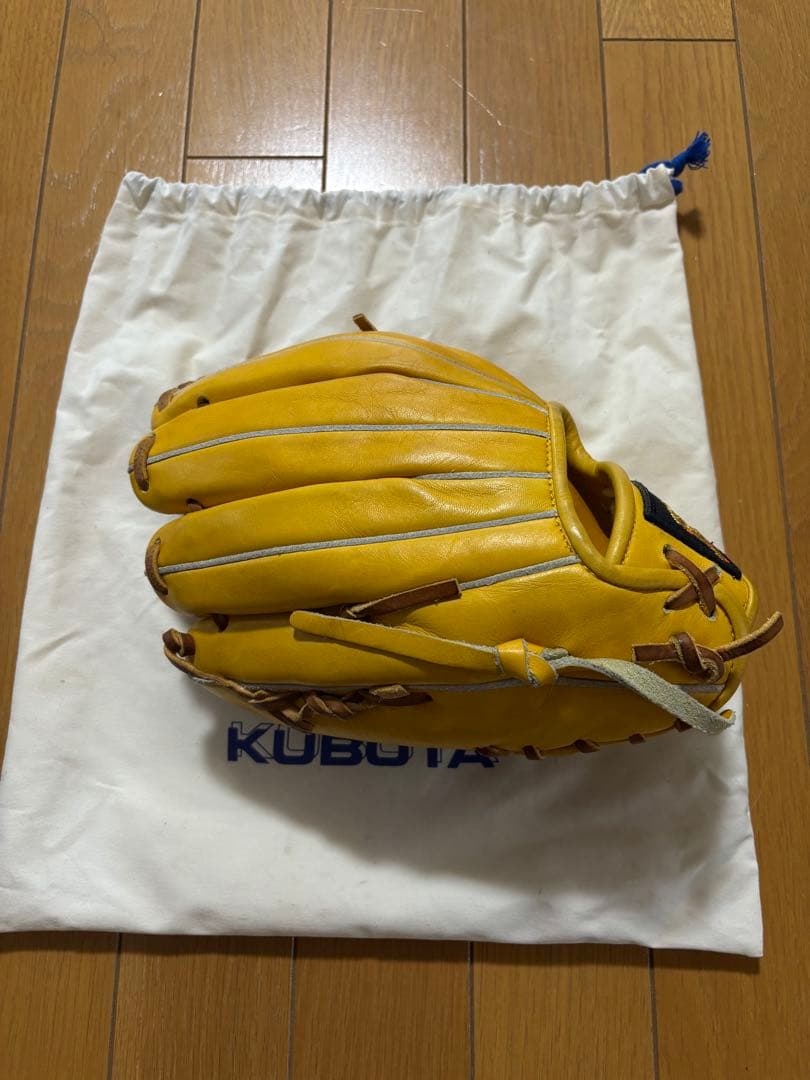 ＢＢＡ 軟式内野用グローブ（型付け済） イエロー 収納袋付き