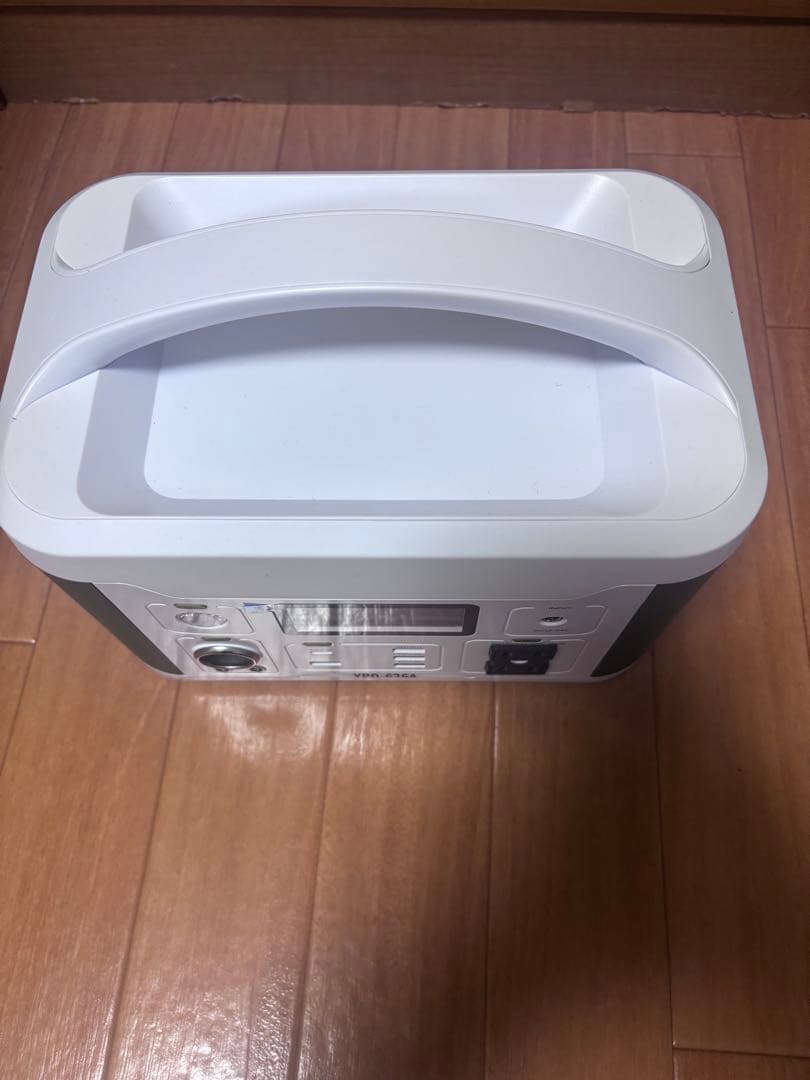 [山善] ポータブル電源 大容量174000mAh、626.4Wh。