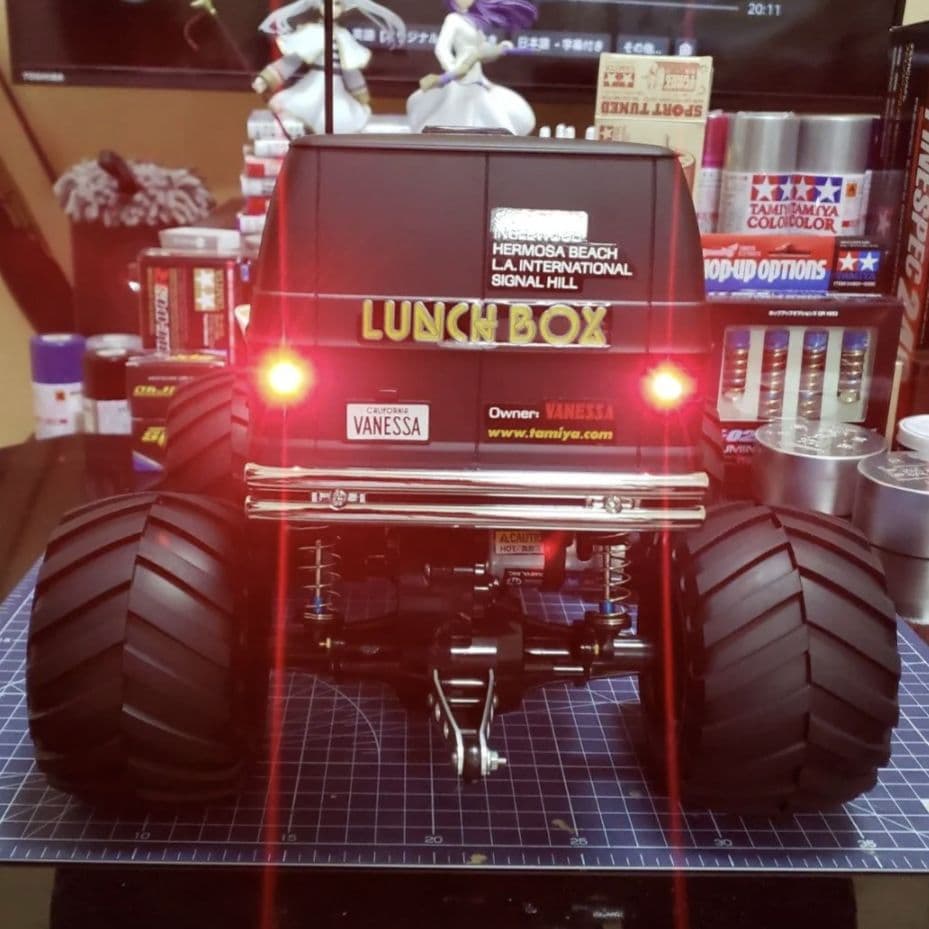 タミヤ ランチボックス ブラックエディション フルベア、サーボ、LED付き