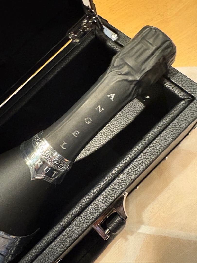 に*こ様 未開封　12月購入　ANGEL シャンパン ブリュット　ブラック ケー