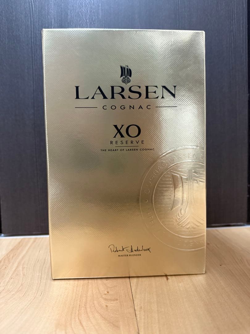 ラーセン コニャック LARSEN XO RESERVE 700ml 最低20年