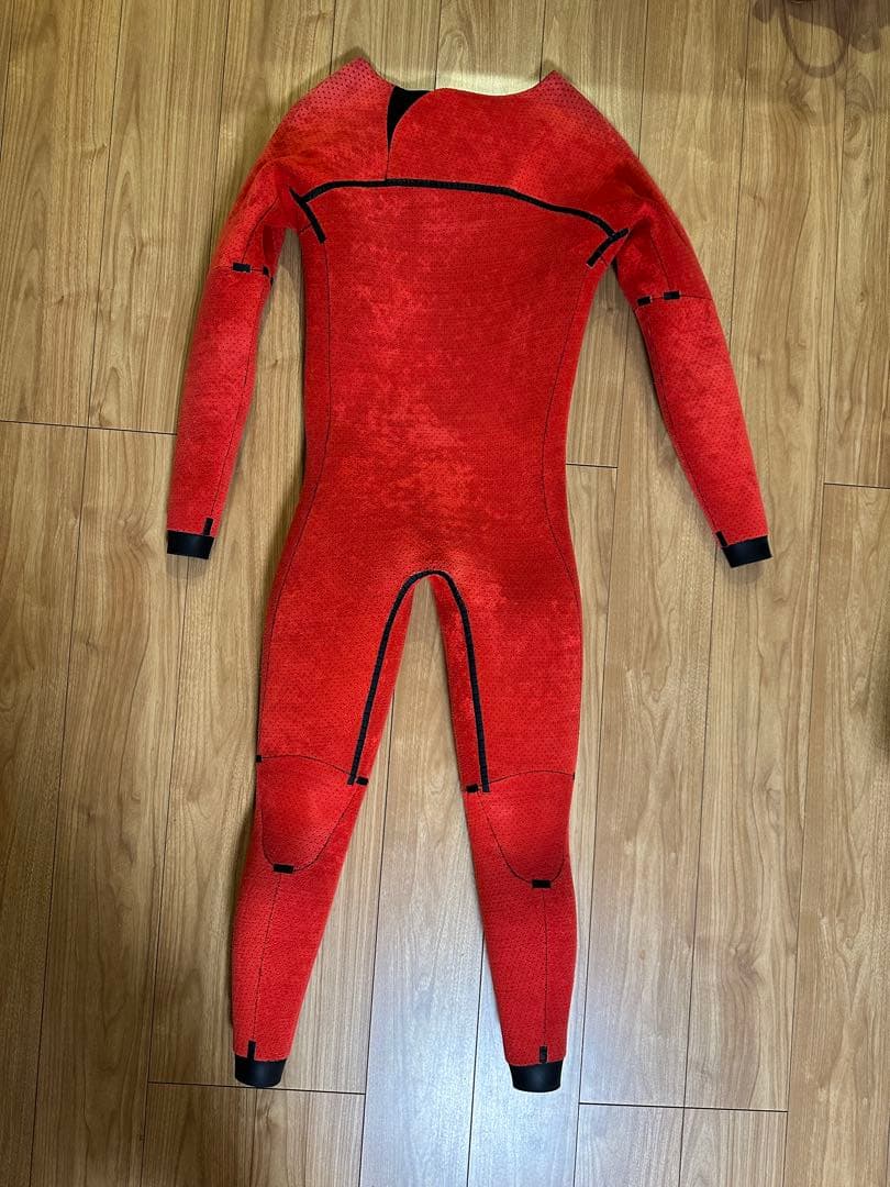 ウェットスーツ　セミドライ5mm-3mm ネックエントリータイプ