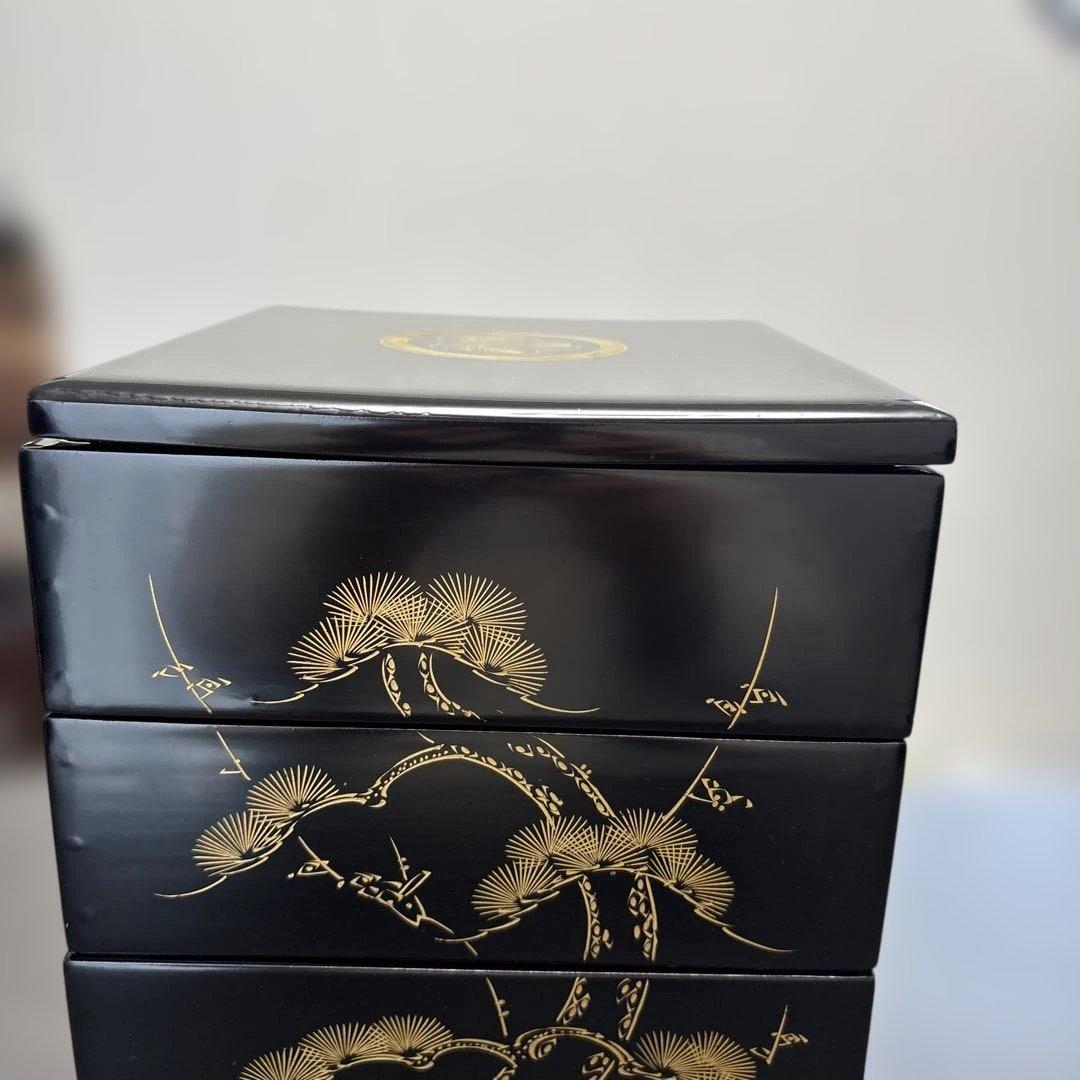 漆器 重箱 5段 黒地 金色松