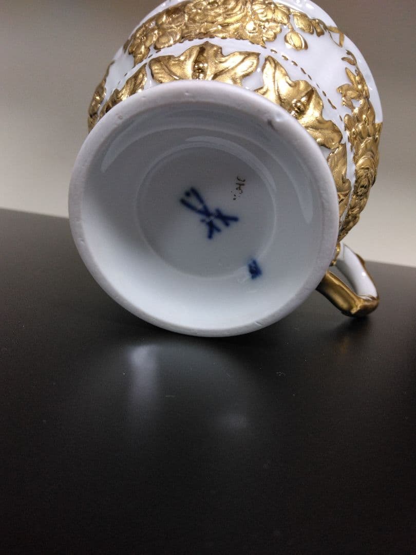 マイセンアンティークカップ&ソーサー宮廷の小花1924年〜1934年
