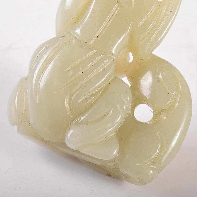 中国　玉石彫刻　天女　根付　紙鎮　置物　C　8063E