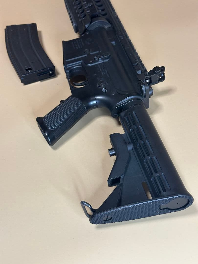 東京マルイ M4 S-SYSTEM バッテリー充電器付き