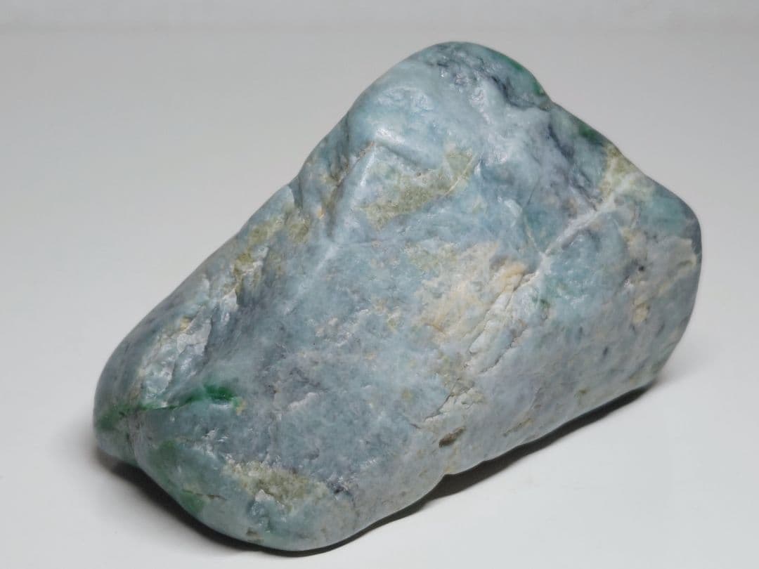 青緑 538g 翡翠 ヒスイ 原石 鑑賞石 自然石 誕生石 鉱物 鉱石 水石