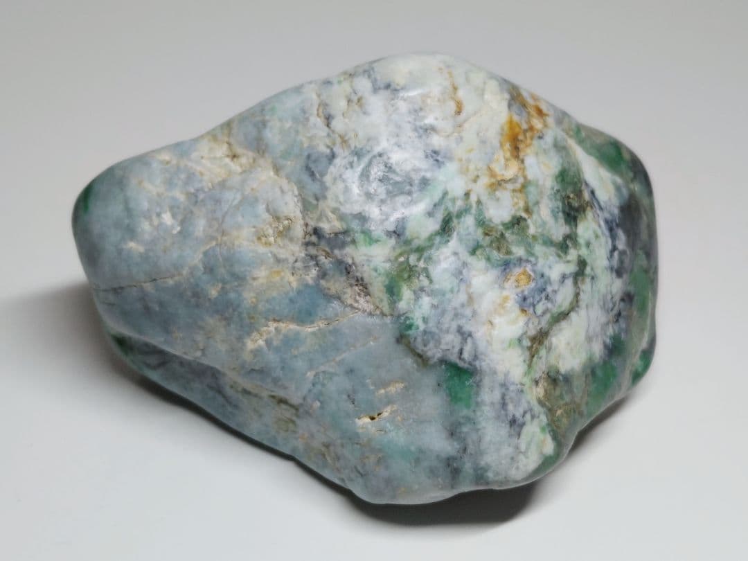 青緑 538g 翡翠 ヒスイ 原石 鑑賞石 自然石 誕生石 鉱物 鉱石 水石