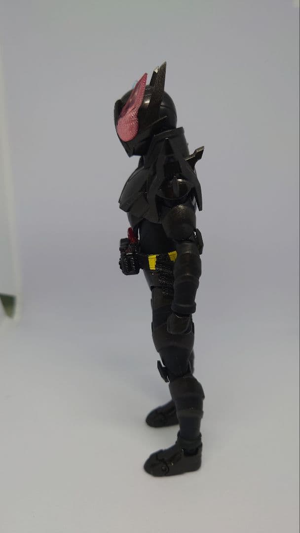 S.H.Figuarts 仮面ライダービルド ラビットタンクハザードフォーム