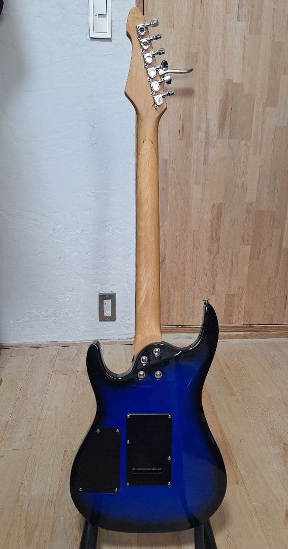 【ほぼ美品】エレキギター （調整済）自分が欲しいと思う内容で構成した初心者セット