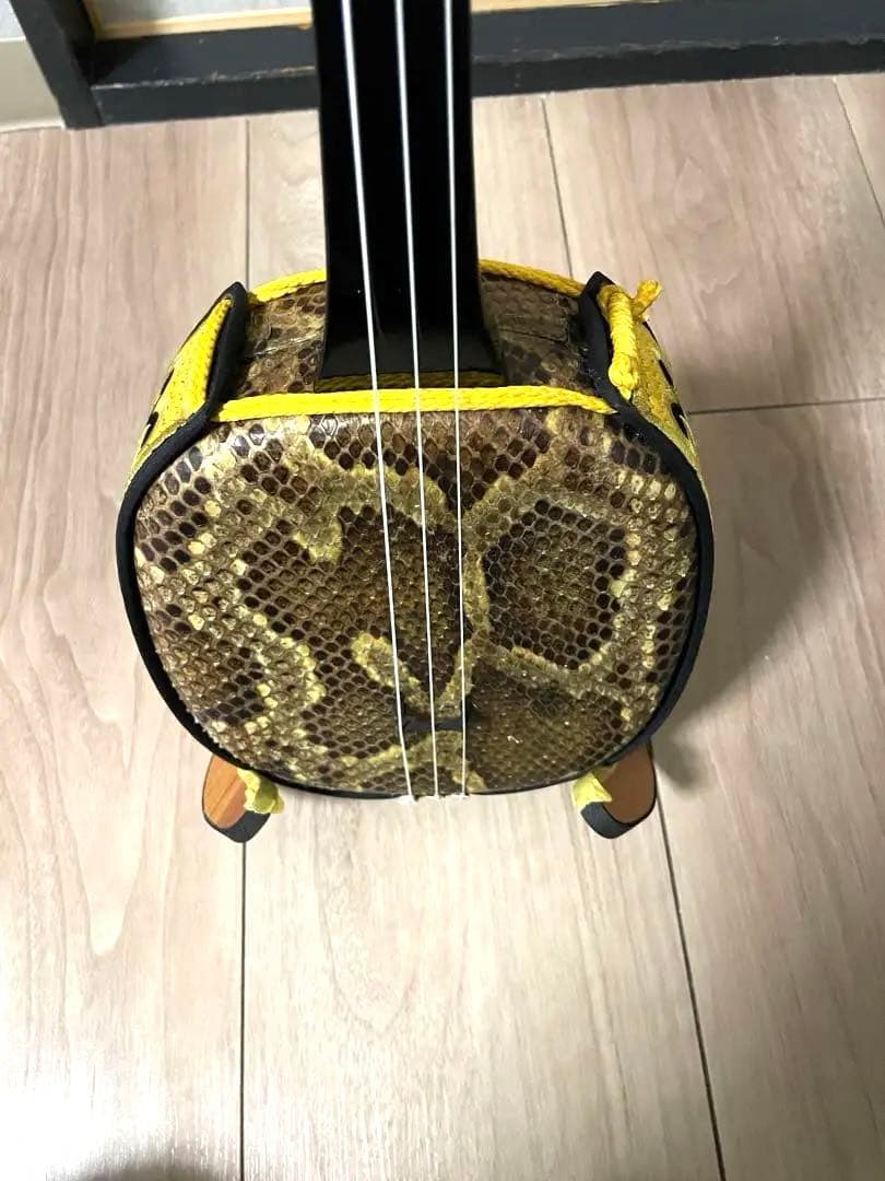三線 本体 本革強化張 棹重量532g ケース付き