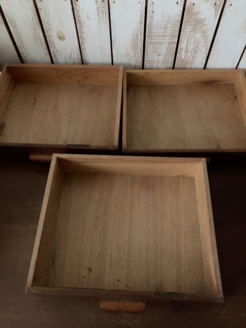 ヴィンテージ　レトロ　迫力のある　木製7段チェスト ダークブラウン　小引き出し