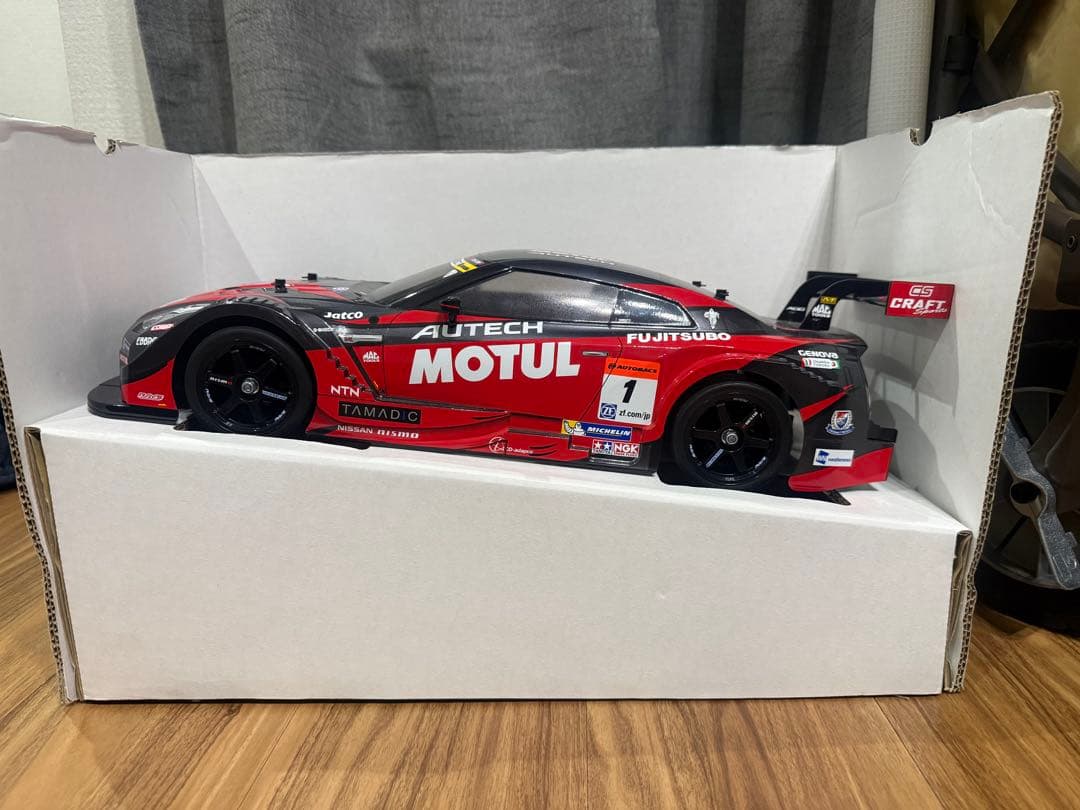 AUTECH Motul GT-R 1/10 ラジコンカー