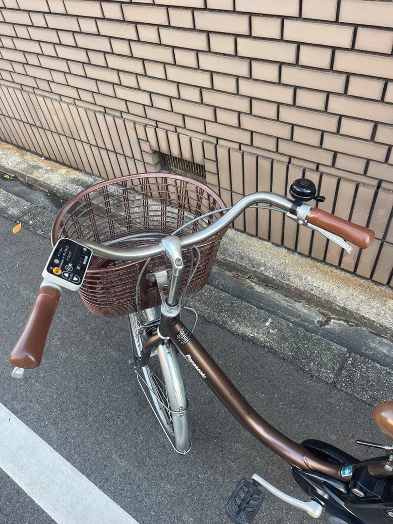 ブラウン 電動アシスト自転車 前バスケット付き