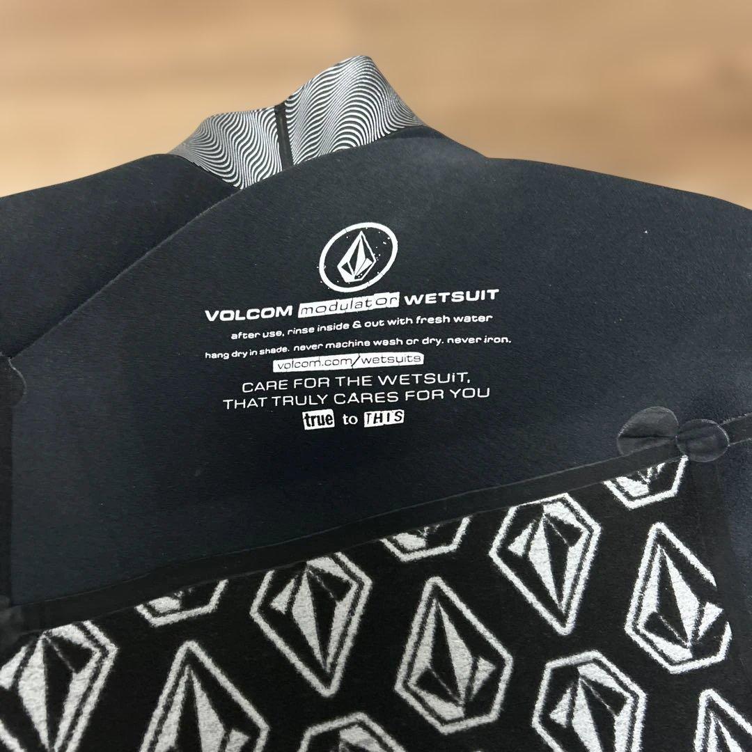 Volcom フルスーツ ブラック/カモフラージュ 4/3mm ボルコム