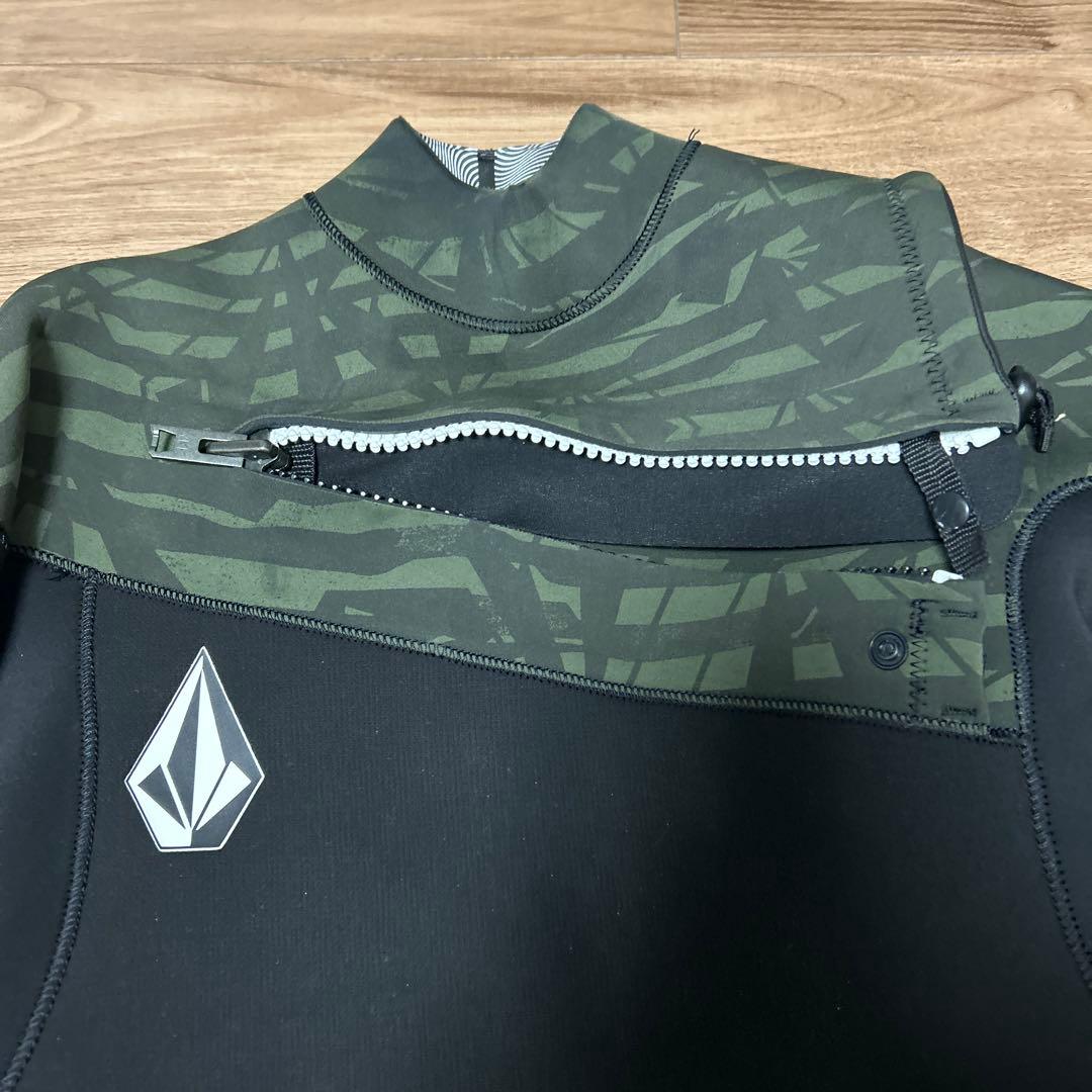 Volcom フルスーツ ブラック/カモフラージュ 4/3mm ボルコム