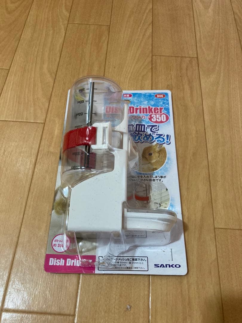 未使用 ピンクのウサギ飼育用ゲージ、三角トイレ、ドリンカー