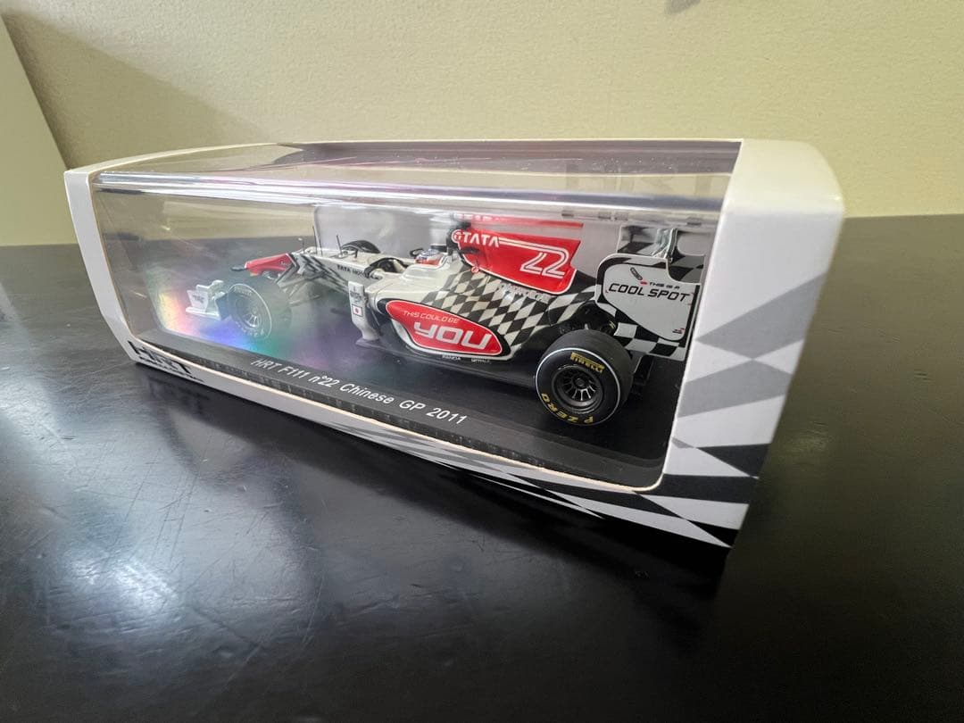 入手困難F1 HRT F111 ナレインカーティケヤン直筆サイン入り 1:43
