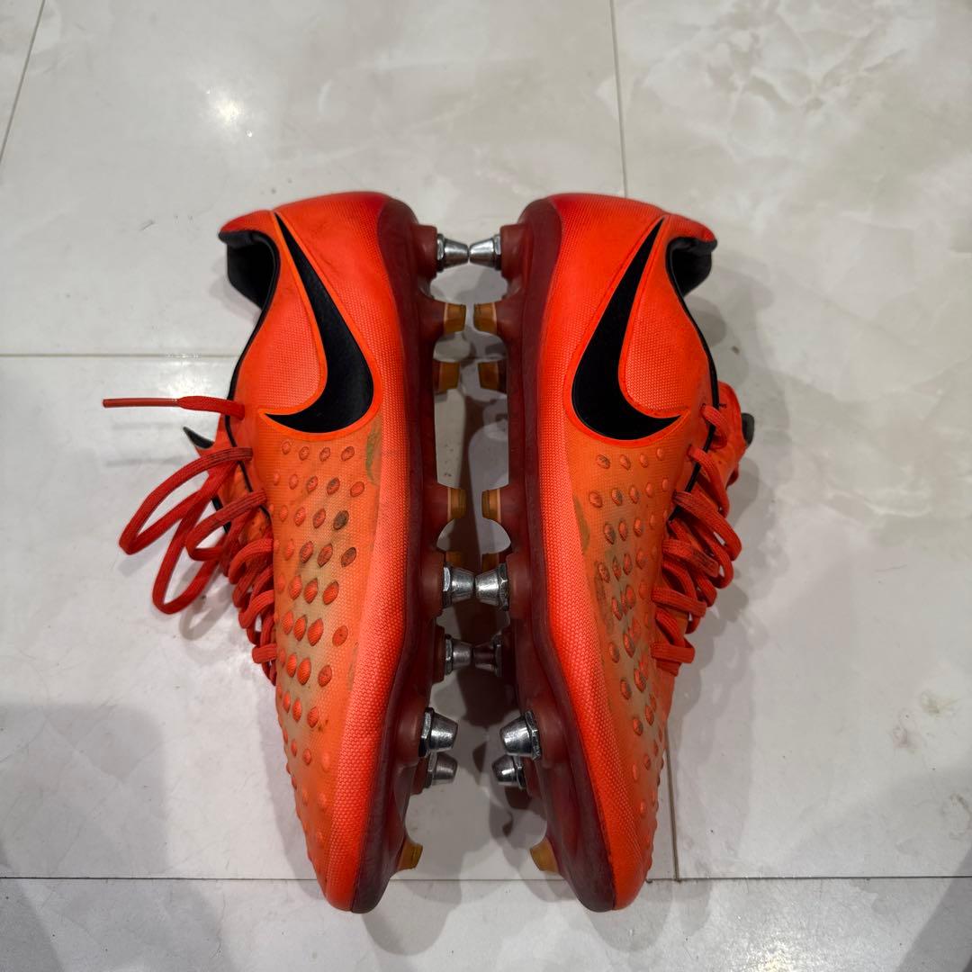 サッカースパイク　26.5