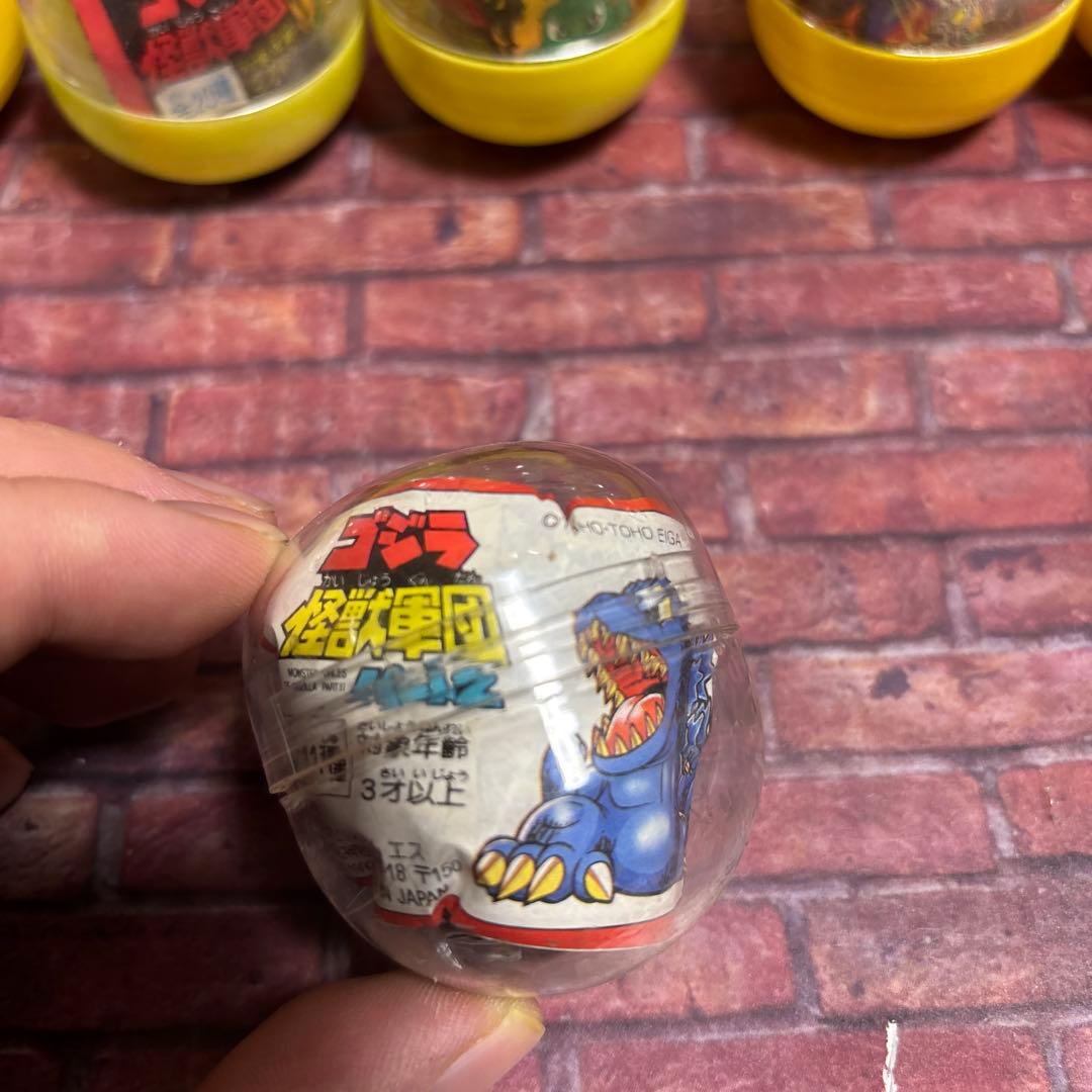 カ*君様 【当時モノ】ガシャポン　ゴジラ　カプセルトイ30個セット