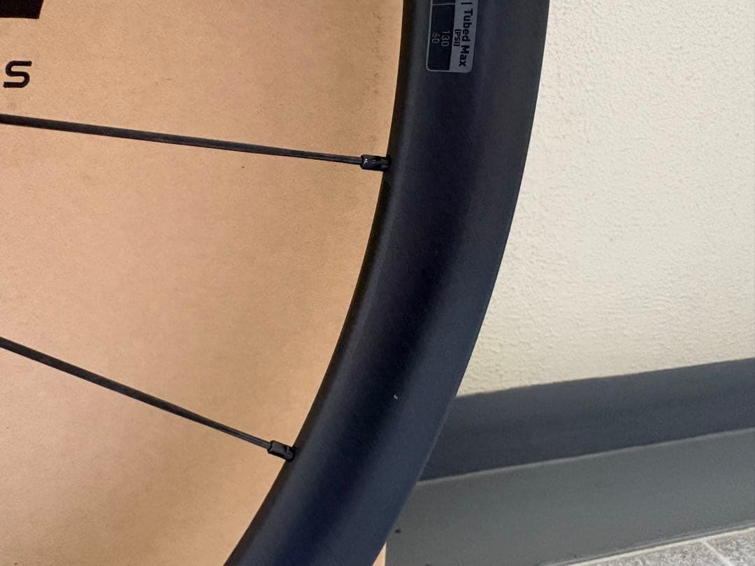 roval ALPINIST CLX II 軽量カーボンホイール 白ロゴ